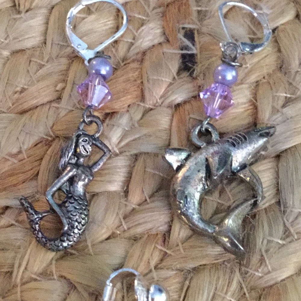 Earring - Picture 4 of 6
